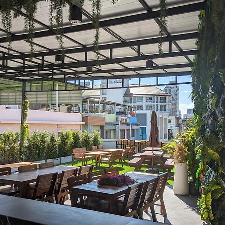 Urban Jungle Hostel Bangkok Extérieur photo