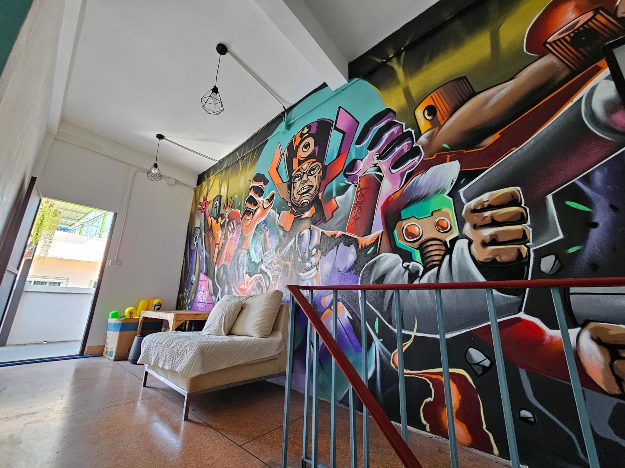 Urban Jungle Hostel Bangkok Extérieur photo